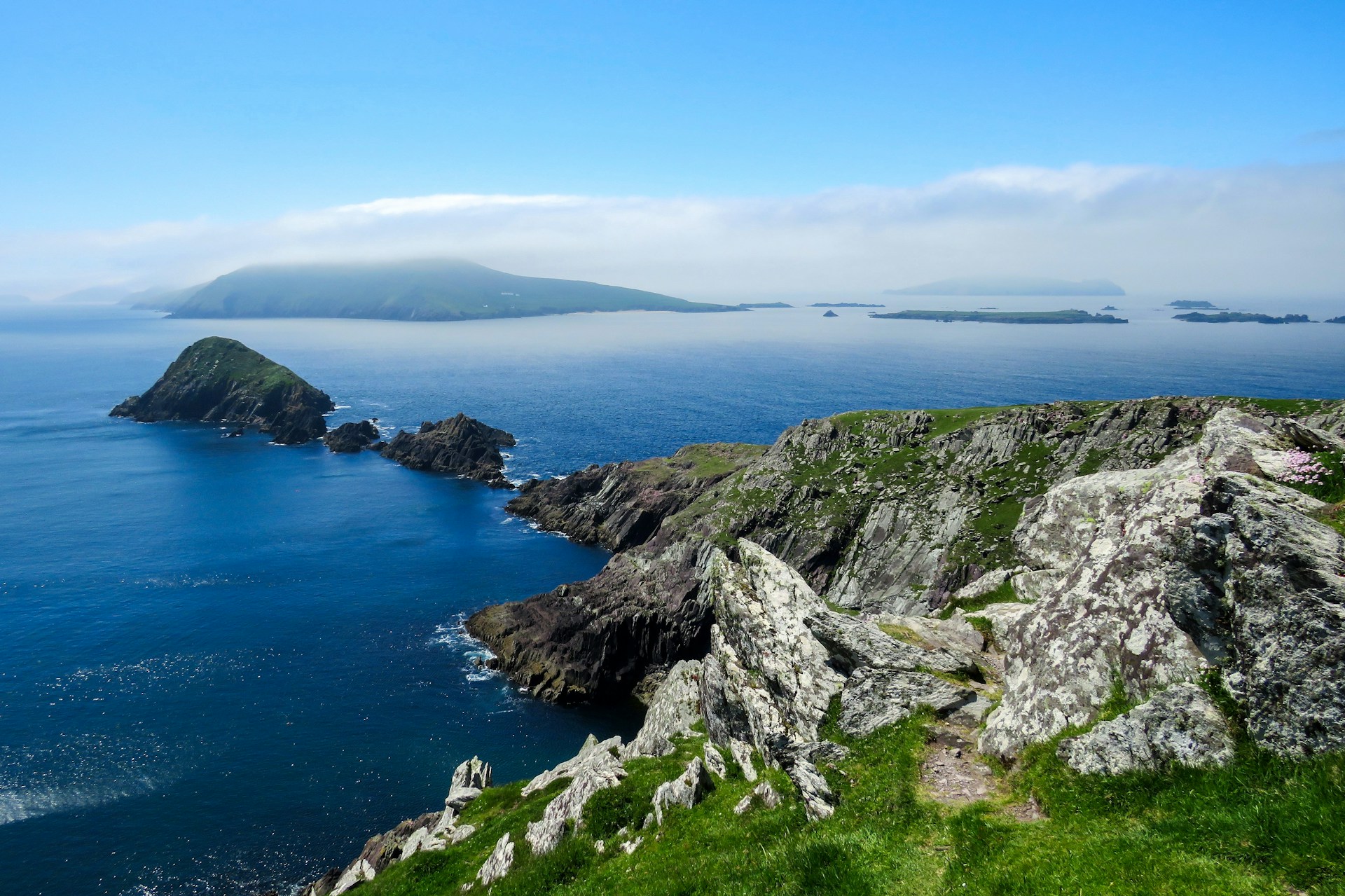 ENJOY IRELAND’S LUSH LANDSCAPES