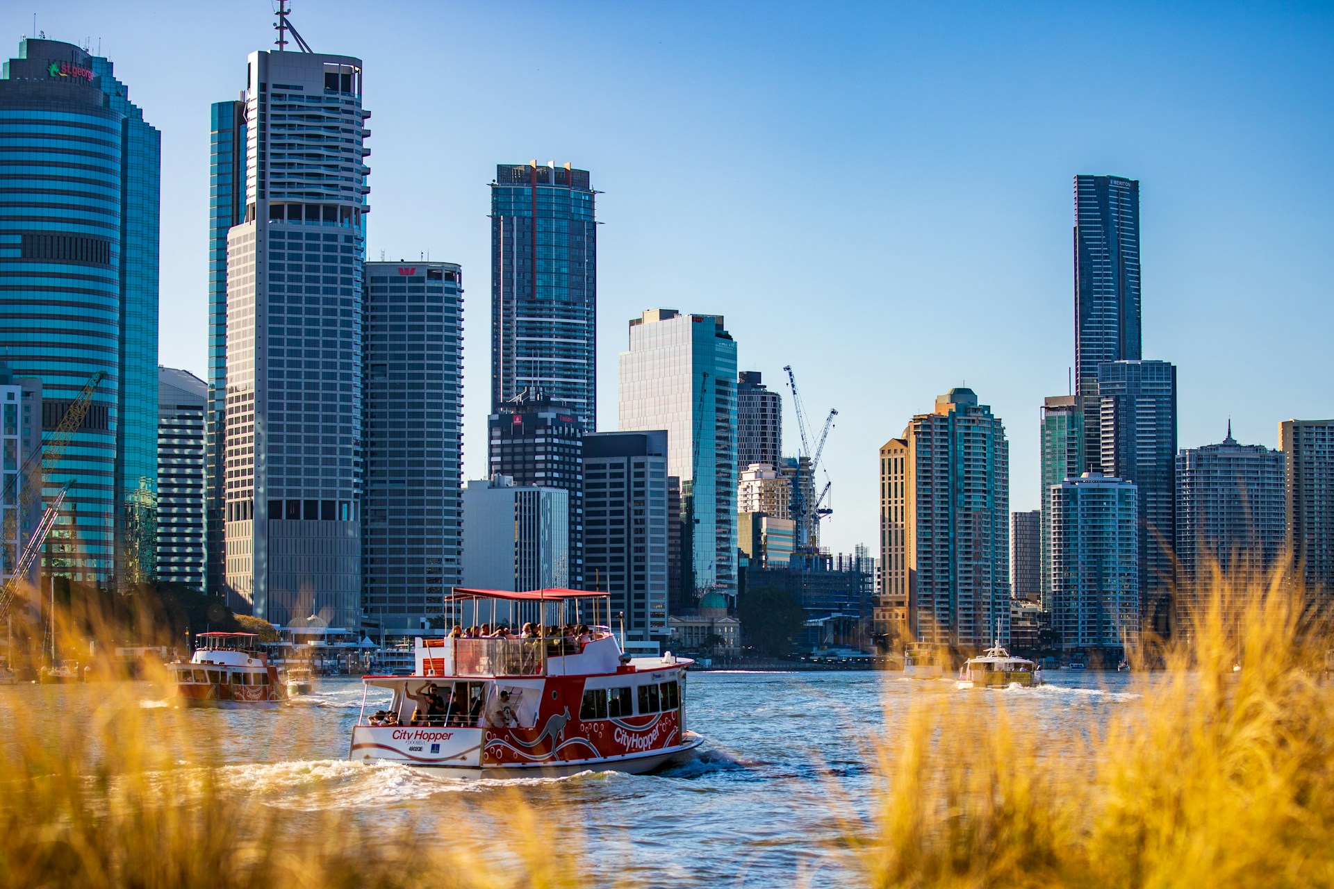 FESTIVITIES AND WINTER BEAUTY IN AUSTRALIA