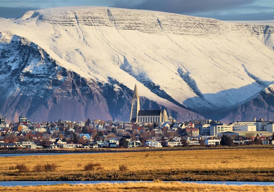 HUNT FOR THE NORTHERN LIGHTS IN AUTUMN