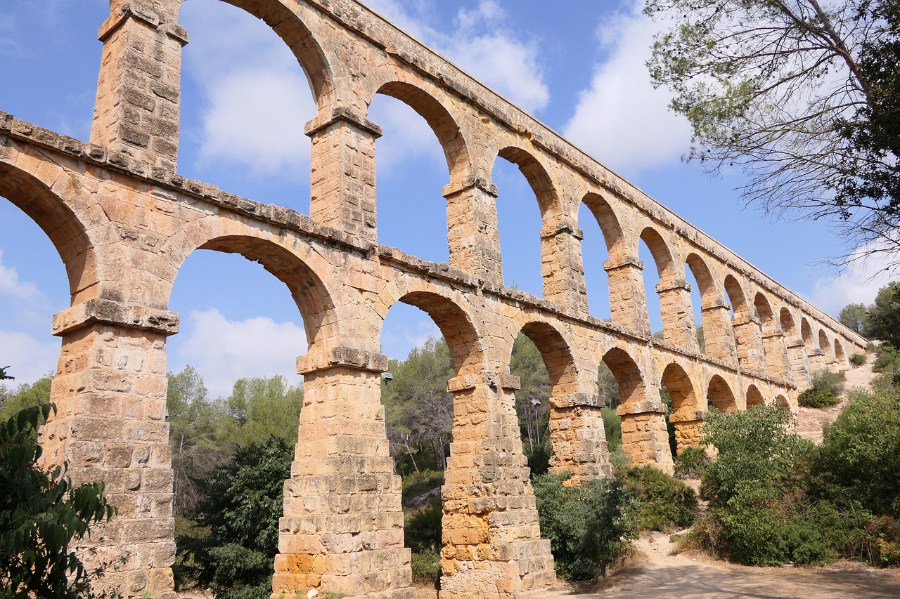 Cozy Cultural Escapes and Mild Weather