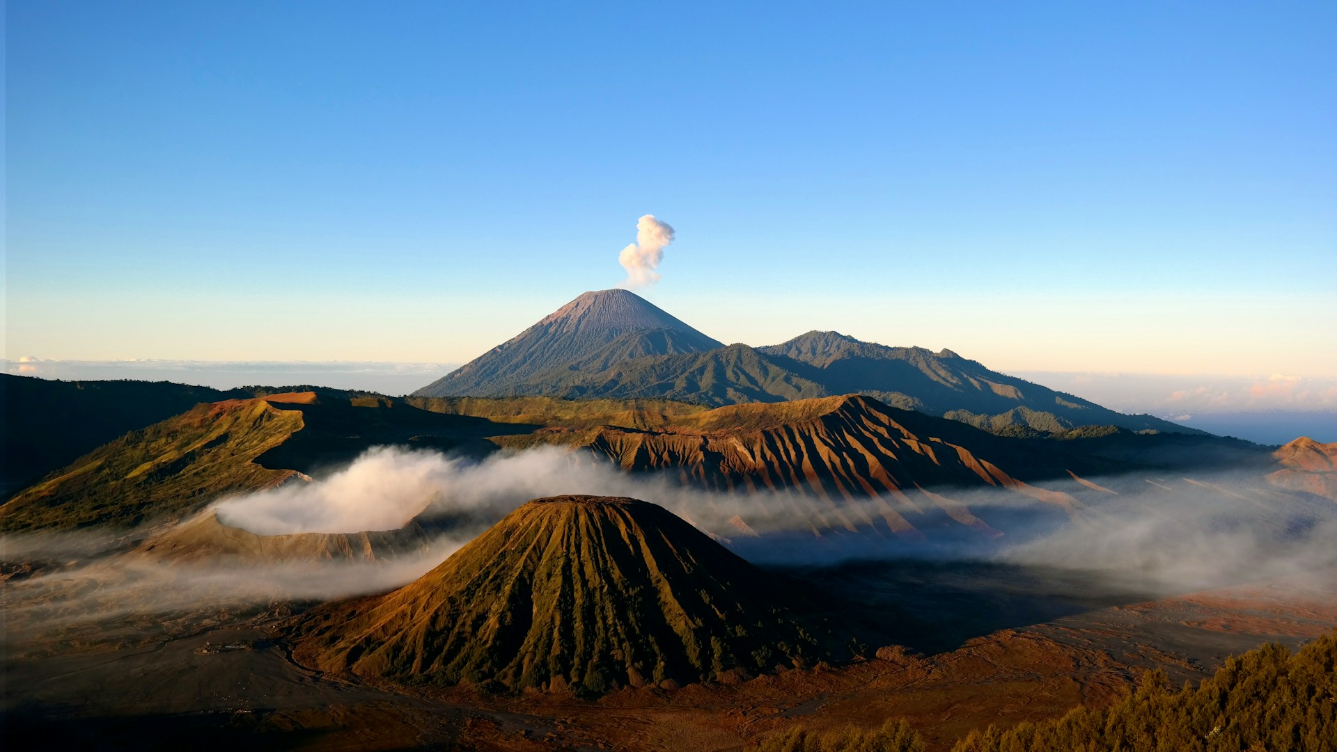 Transitional Warmth and Volcanic Vistas