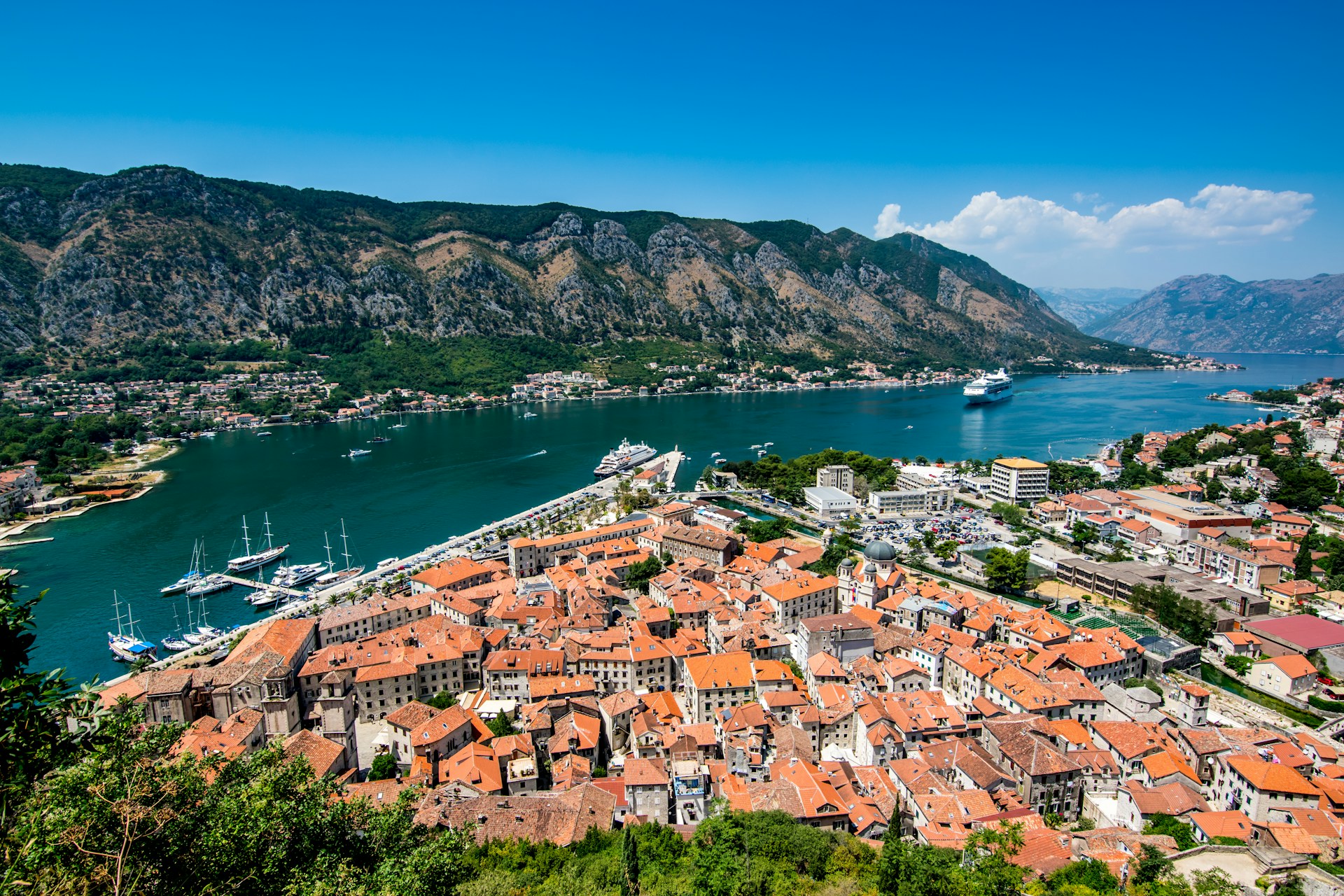 Winter’s Serene Coastal Charm