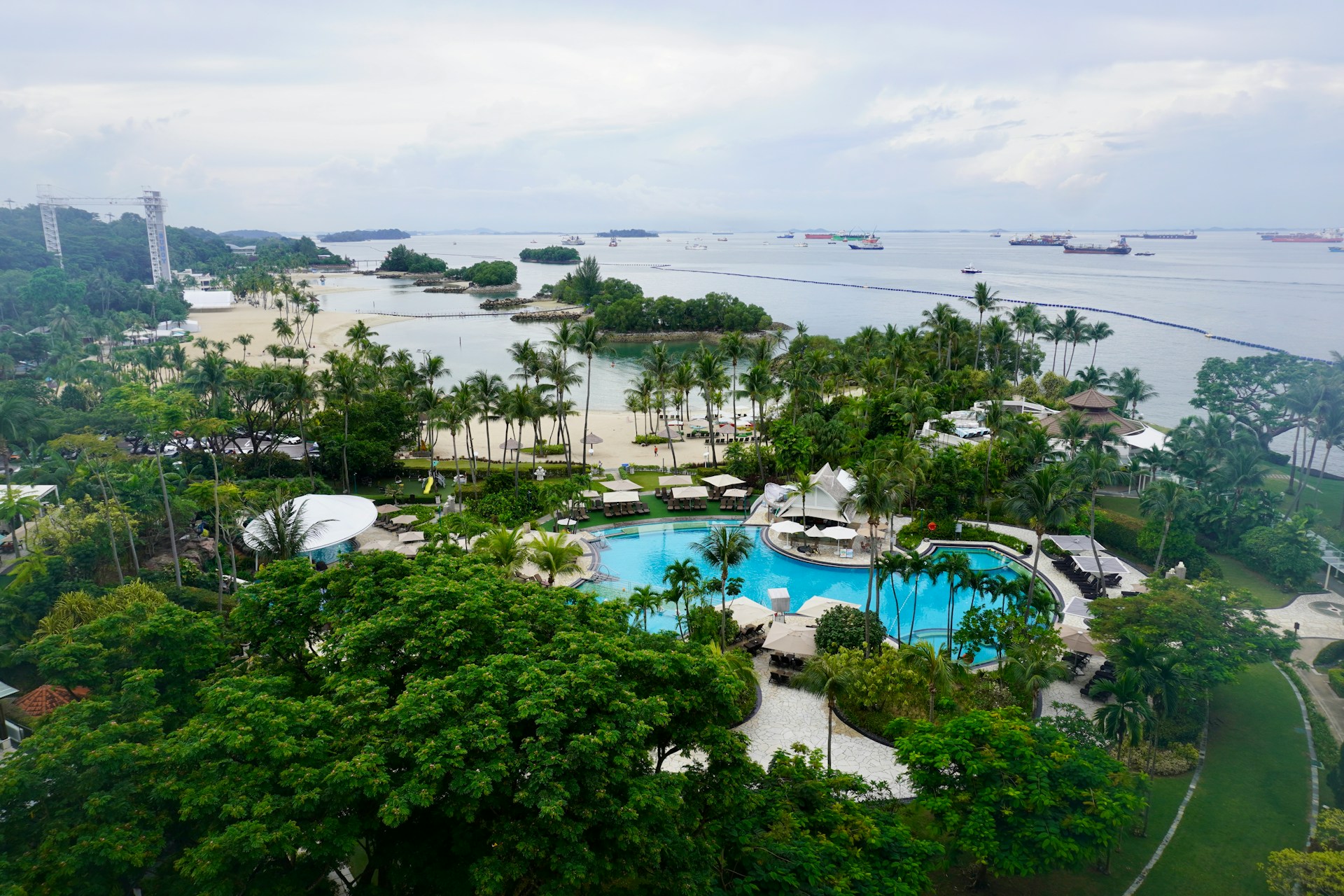 Warm Serenity and Green Retreats