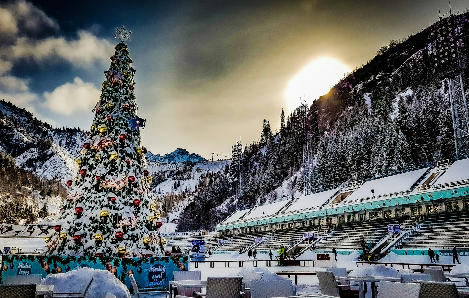 Winter’s Festive Sparkle