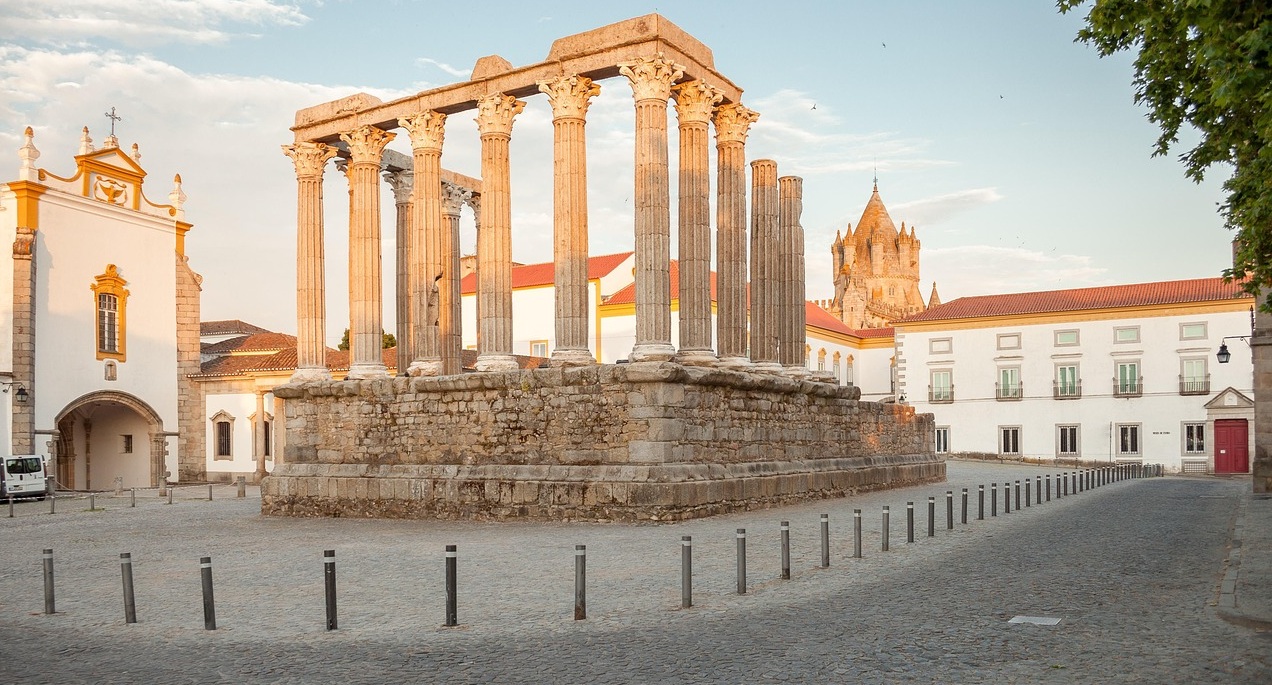 Roman Temple of Evora (Templo Romano)