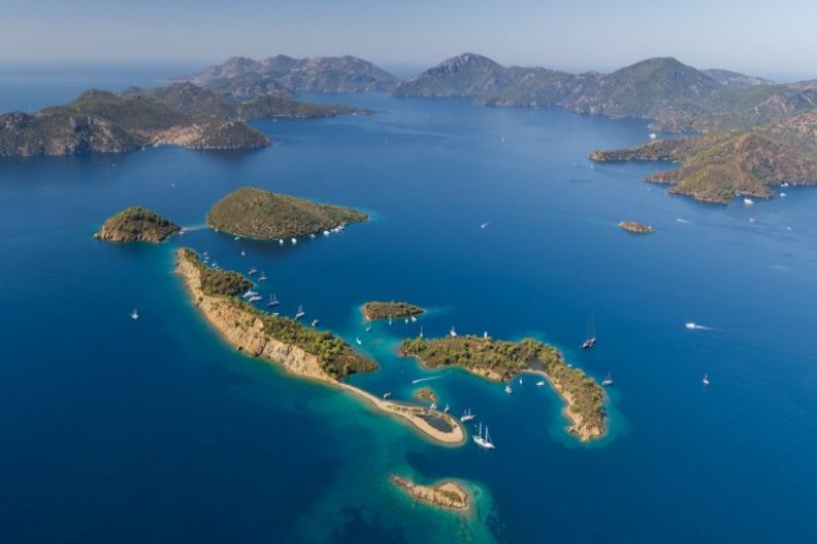 12 Islands