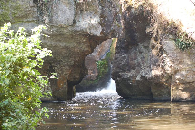 Mau Mau Caves