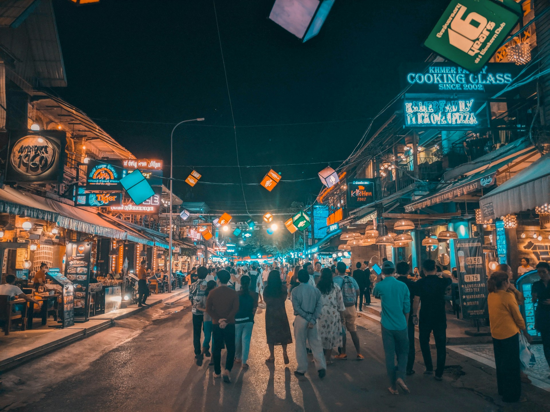 Pub Street & Night Markets