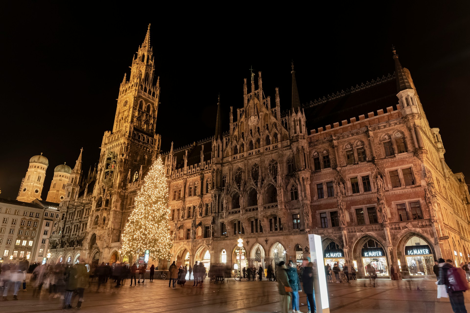 Marienplatz & the Glockenspiel