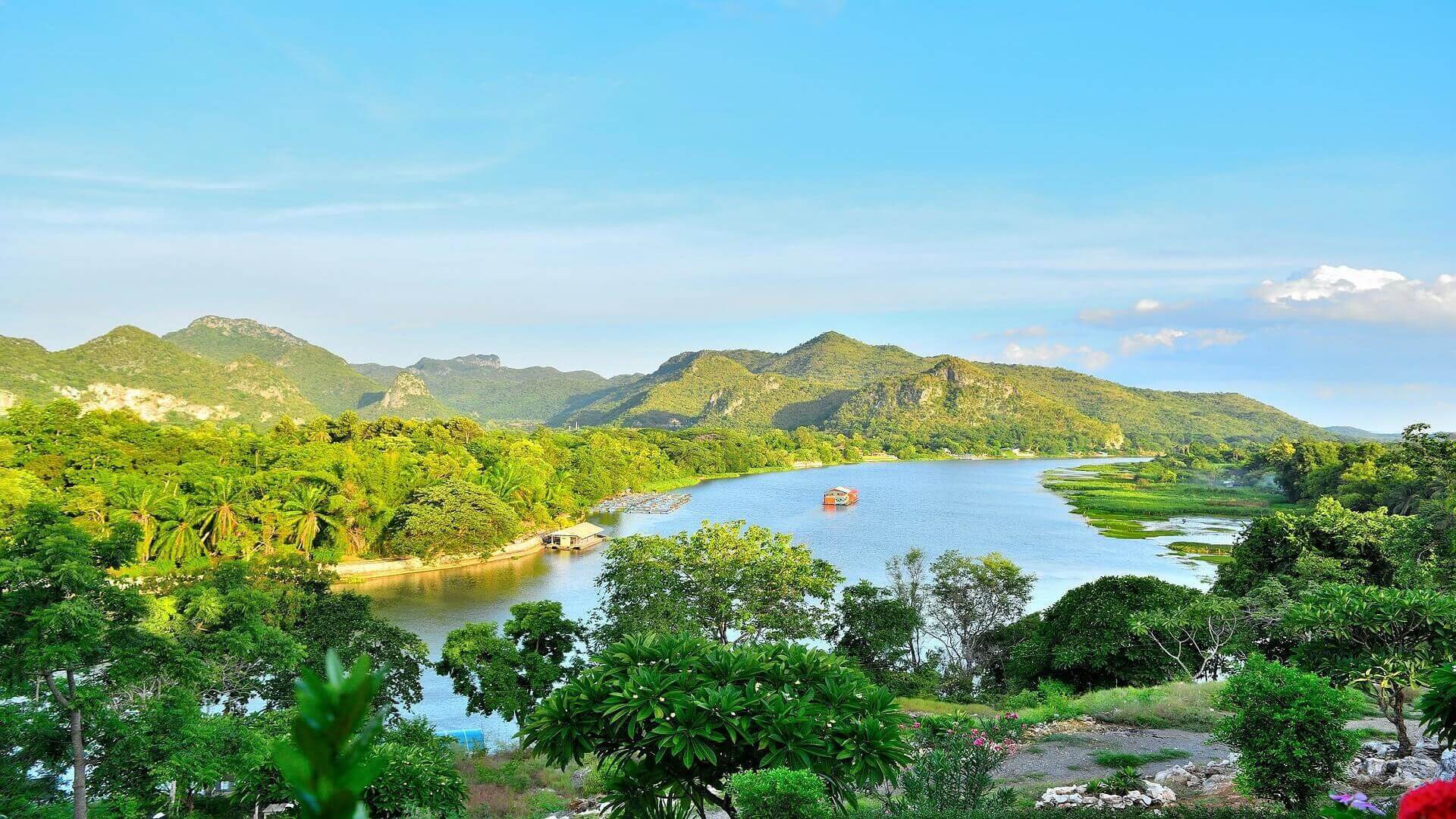 Essential Vietnam