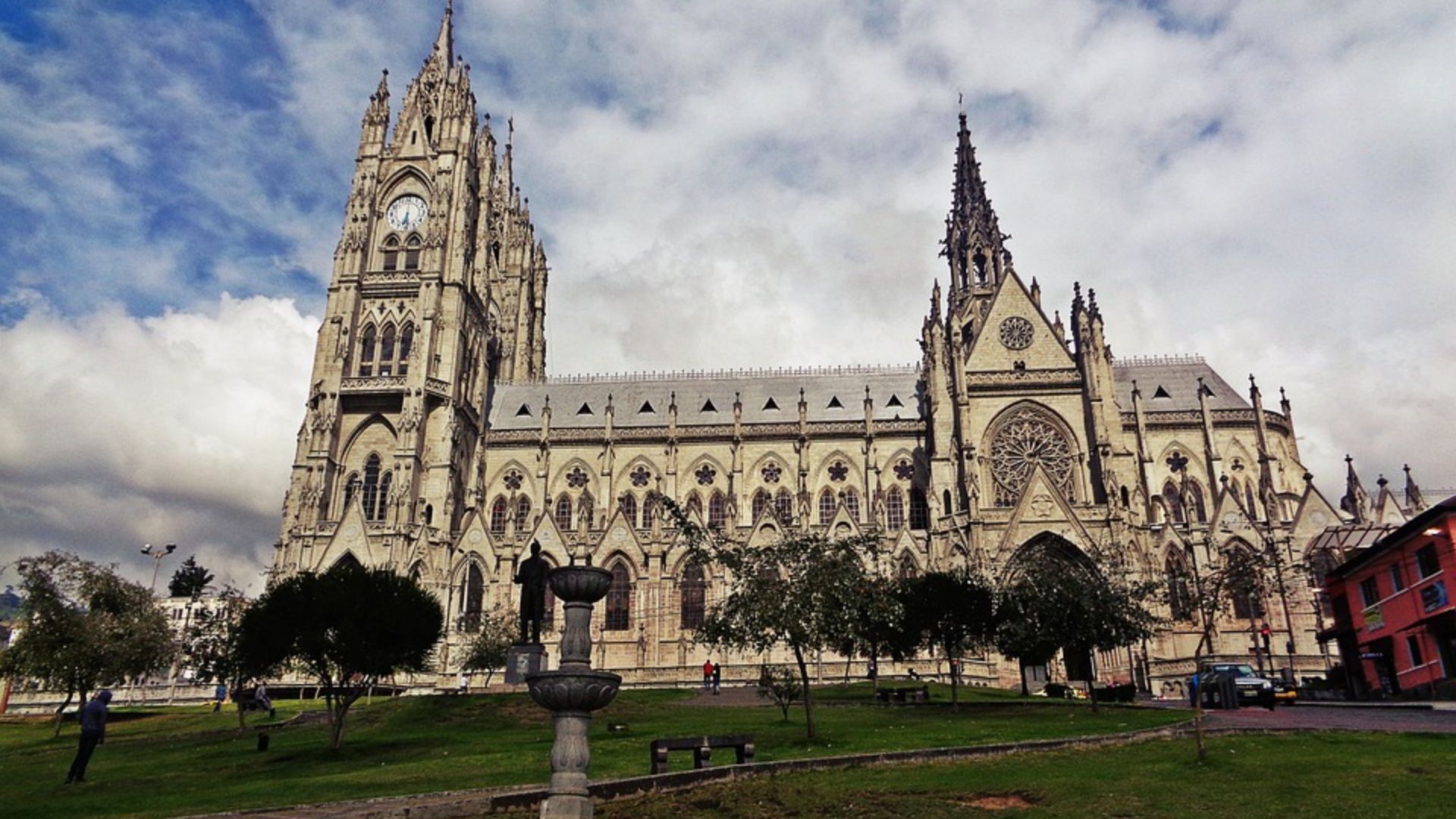 Quito and the Legendary Galapagos Cruise Expedition