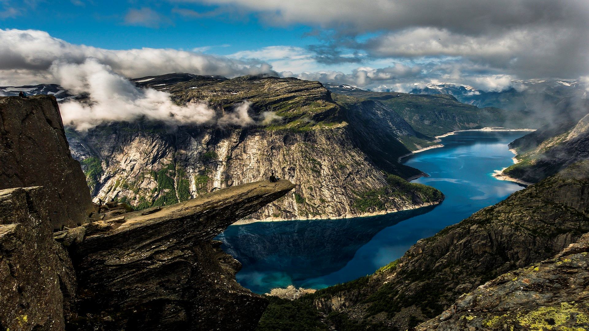 Ultimate Hiking Adventure in Norway